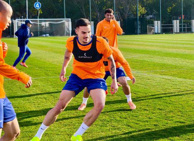 leyucom官网登录入口地址-阿尔瓦罗带着彭啸踢，铁人四叉戟冲击 李金羽不会飘 泰山拒绝爆冷